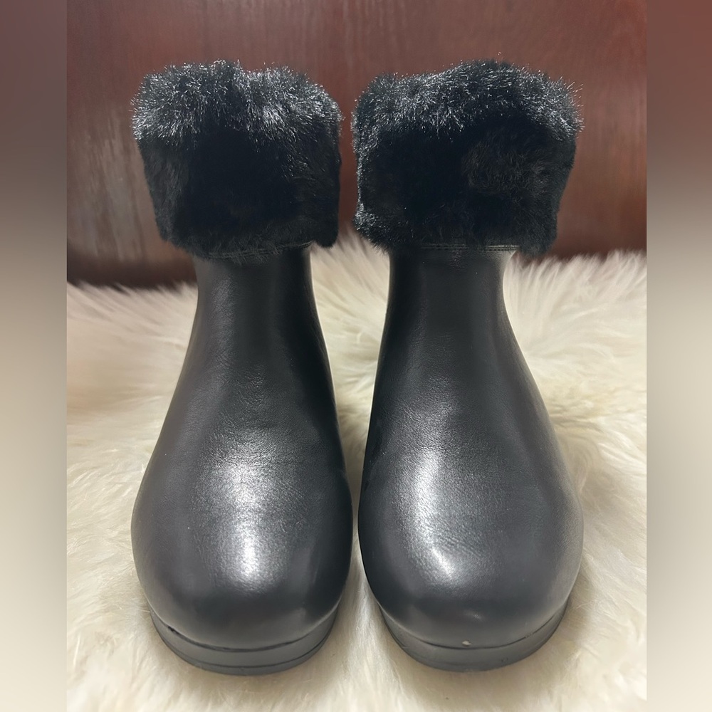DKNY Abri Faux Fur Wedge Booties Size 6.5 - Picture 3 of 15